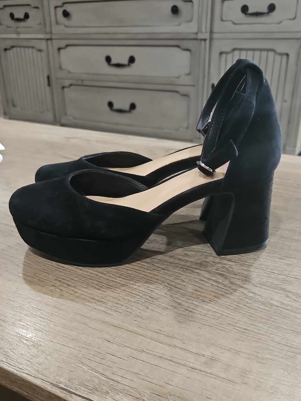 GB Girls Classic Black Suede Platform Block Heel Pumps - little girls size 1